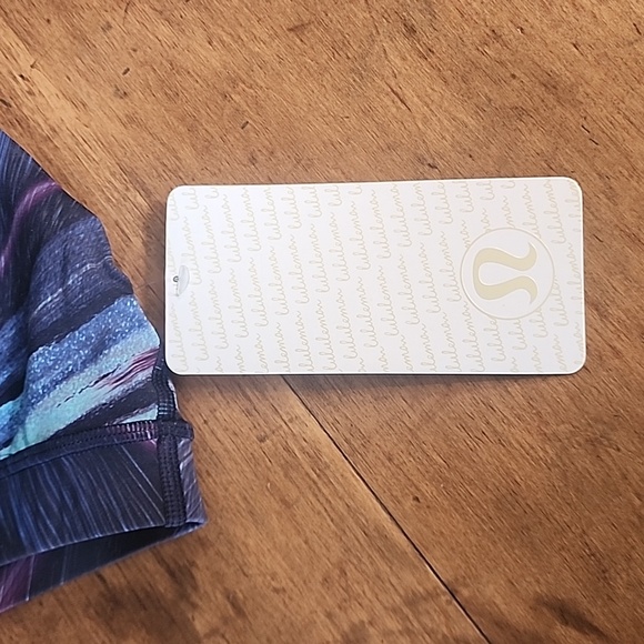 NWT Lululemon Energy Bra Nulux 8 print - Picture 4 of 8